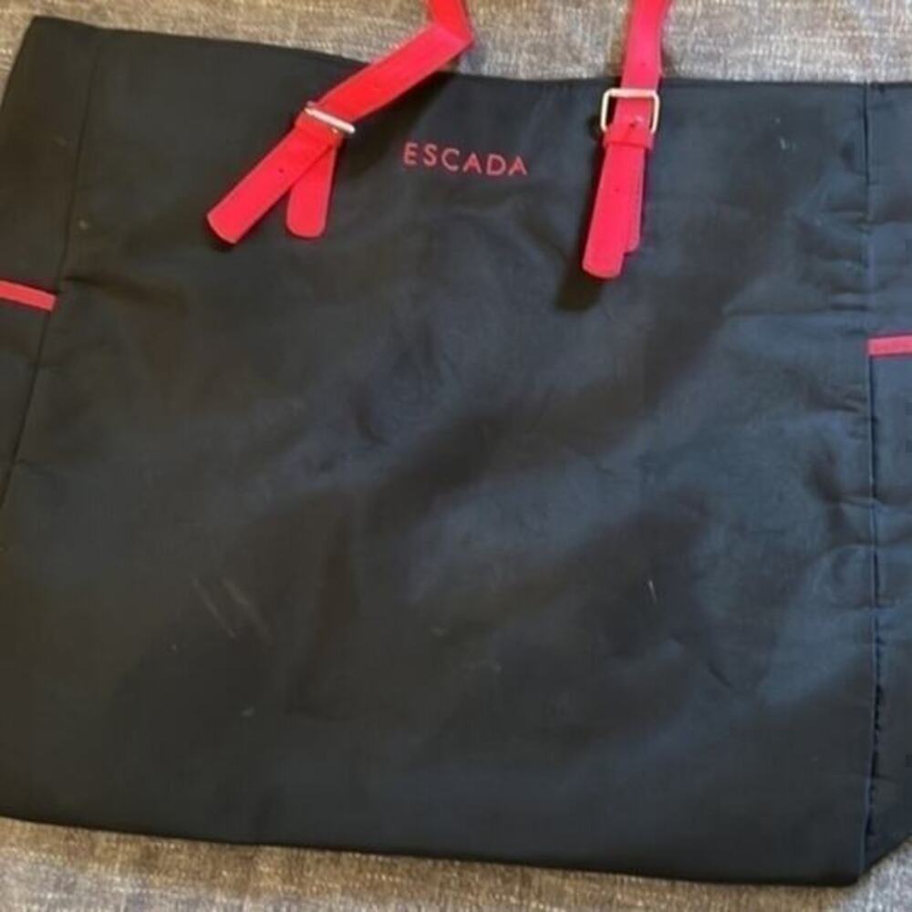 ▶️ Escada ◀️ Red and Black Tote Bag